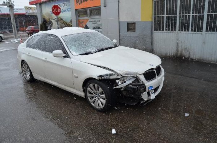 Aksaray'da börek almaya giden çocuğa otomobil çarptı