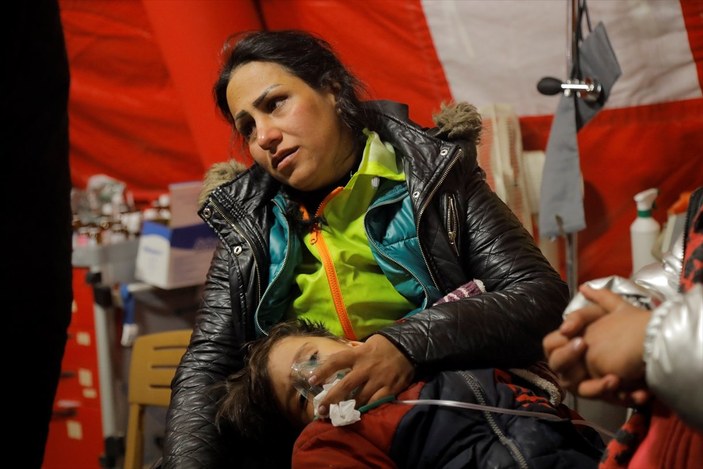 Yunanistan sığınmacılara yine gaz bombalarıyla saldırdı