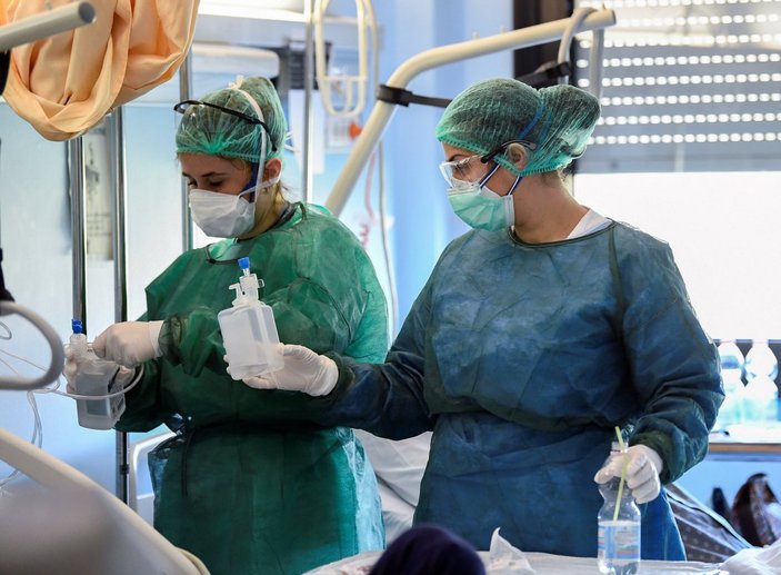 Fransa'da koronavirüs ölümleri 372'ye çıktı