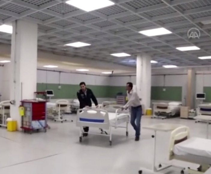 İran'da fuar alanları ile spor salonları hastane oluyor