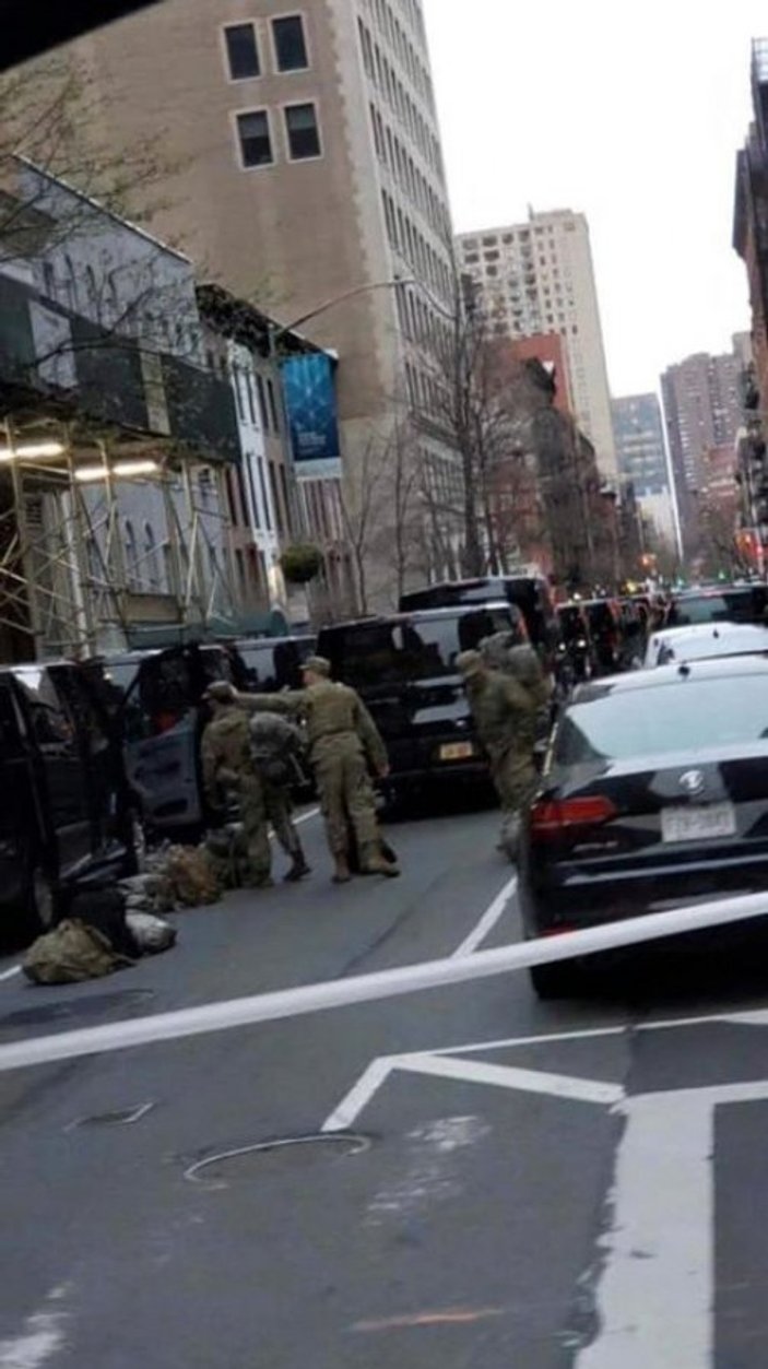 ABD Ordusu koronavirüse karşı New York sokaklarında
