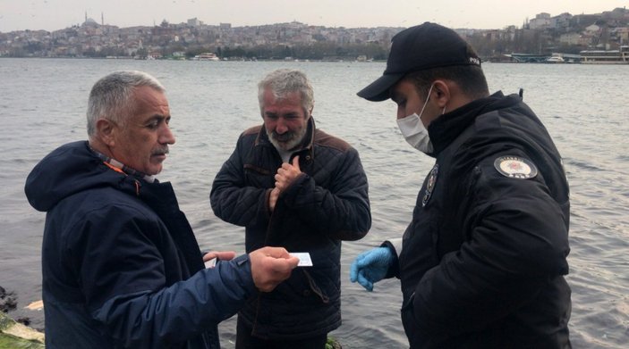 İstanbul’da yasağa uymayan yaşlılar