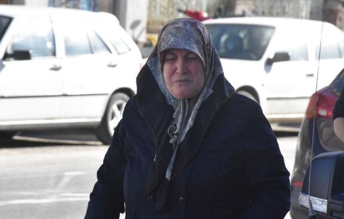 Sivas'ta yaşlı kadın 20 bin lirasını çaldırdı