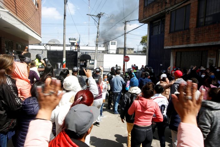 Kolombiya'da korona isyanı: 23 mahkum öldü