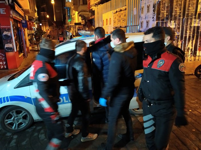 İstanbul'da yasağa uymayan 2 dernekte 20 kişi toplandı
