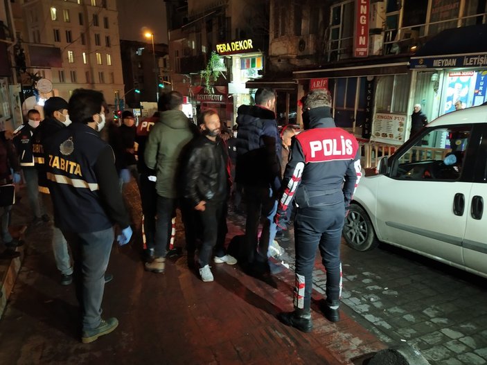 İstanbul'da yasağa uymayan 2 dernekte 20 kişi toplandı