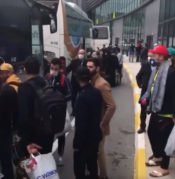 İstanbul Havalimanı'ndaki Cezayirliler Karabük'e yollandı