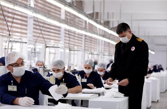 Fabrikalarda maske üretimi arttı