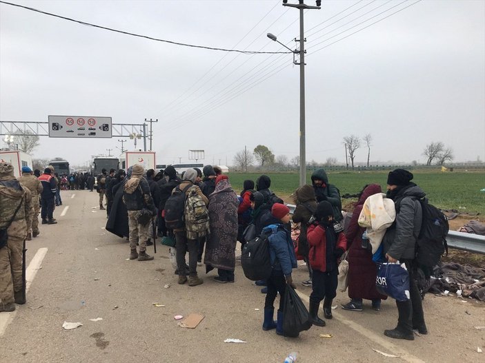 Mülteciler umudunu yitirdi, sınırdan ayrıldı