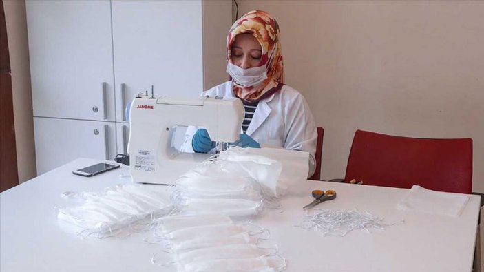 Gaziosmanpaşa'da günde 2 bin maske üretiliyor