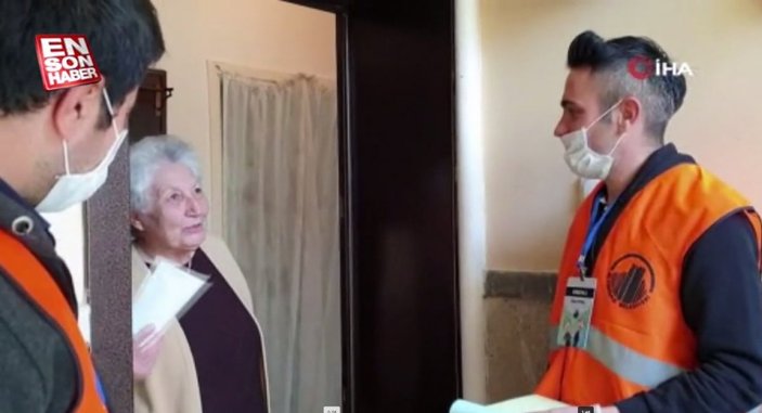 Ekiplerin yardımına koştuğu yaşlı kadın: Rahatsız etmem