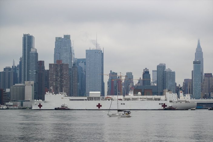 ABD ordusunun hastane gemisi New York'ta