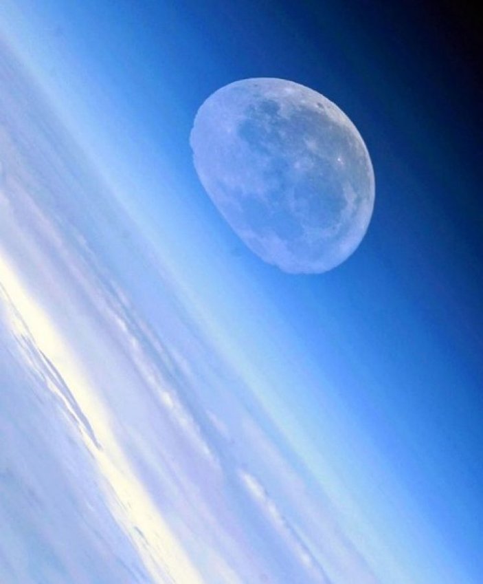 Yörüngeden çekilen 'eriyen Ay' görüntüsü