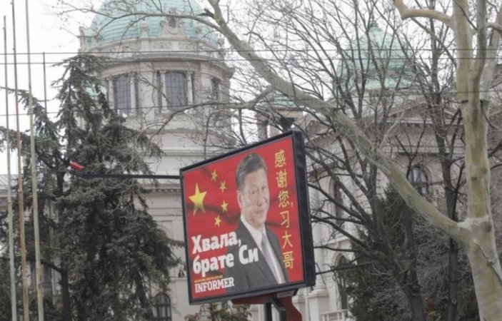 Sırbistan, Çin’e destek için her yere pankart astı