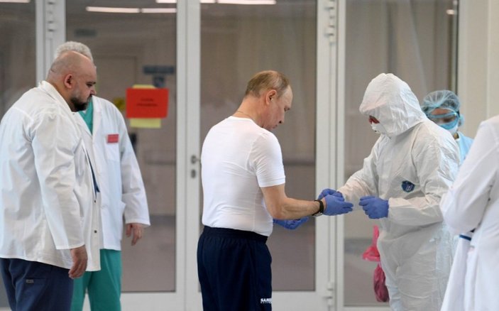 Putin'in gittiği hastanenin başhekimi koronaya yakalandı