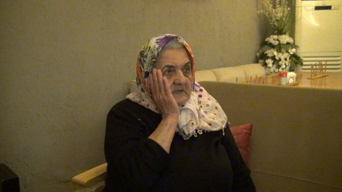 Antalya'da yaşlı kadın 250 bin liralık altınlarını kaptırdı