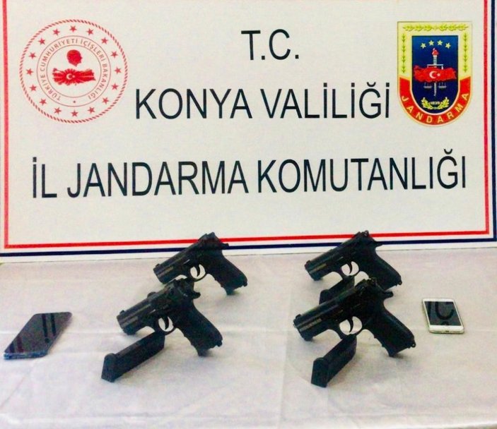 Konya'da arama yapılan araçta silah bulundu