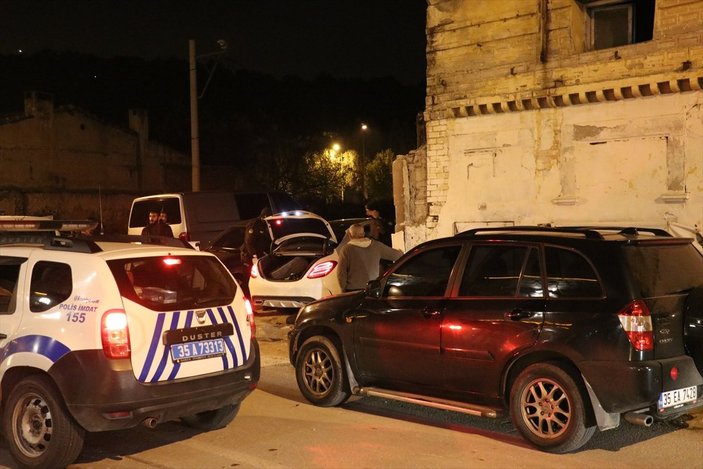 İzmir'de kumar oynayan 10 kişi gözaltına alındı