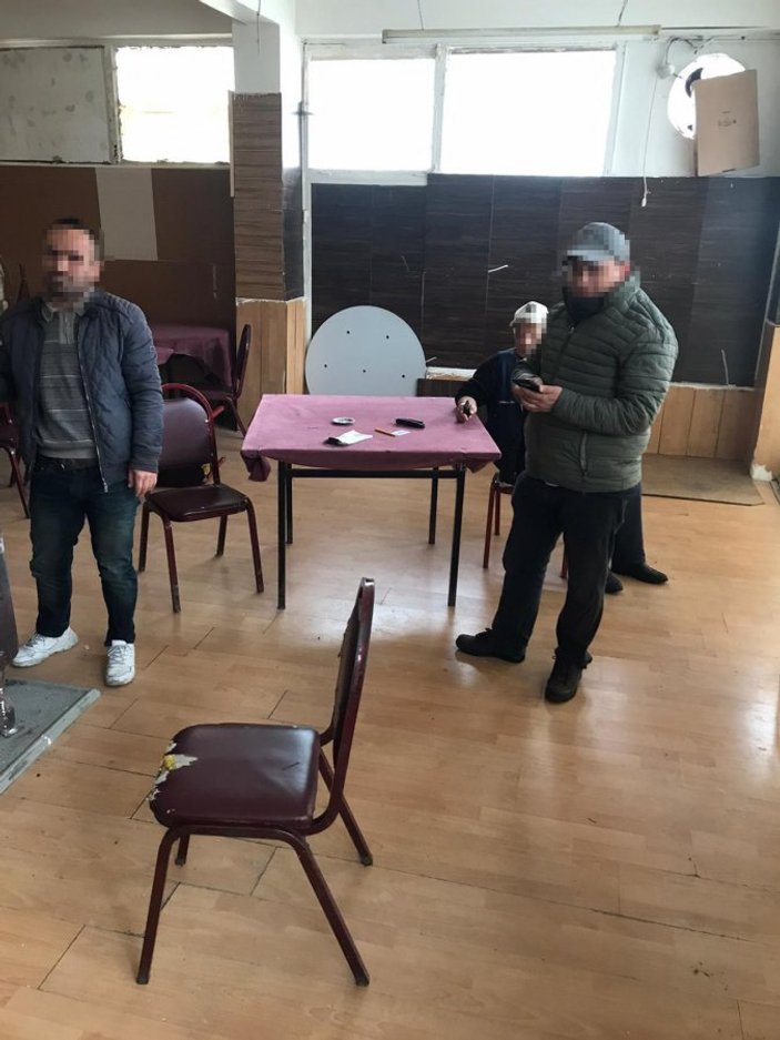 Fatih'te kumar oynayan 25 kişi yakalandı