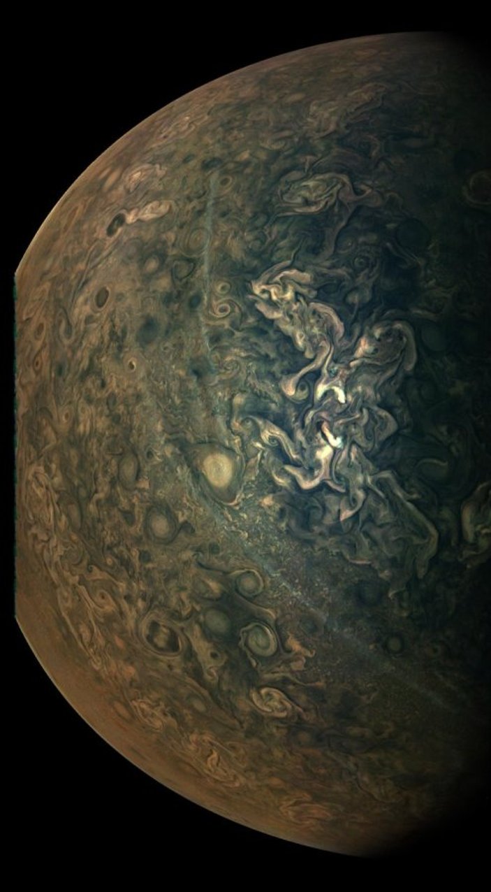 NASA, Jüpiter'in etkileyici fotoğrafını yayınladı