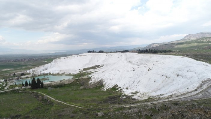 Korona nedeniyle Pamukkale travertenlerine giriş yasak