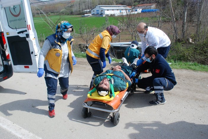 Tokat'ta ambulans şarampole devrildi: 4 yaralı