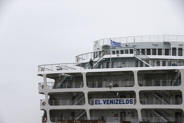 Yunan gemisindeki 65 Türk vatandaşında koronavirüs çıktı