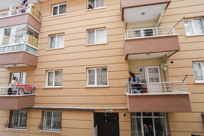 Ankara'da, balkondan balkona isim-şehir oynadılar