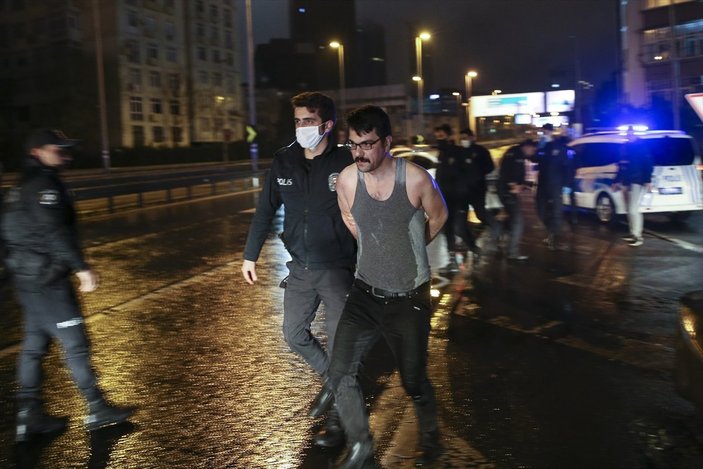 Fatih'te dur ihtarına uymayan alkollü 3 kişi yakalandı