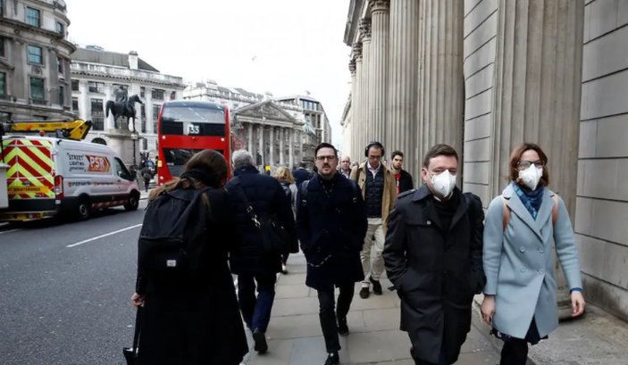 İngiltere'de hastaneden maske çalan kişiye 3 ay hapis