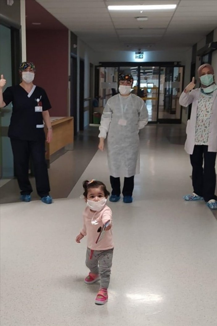 Bursa'da 13 aylık bebek koronavirüsü yendi