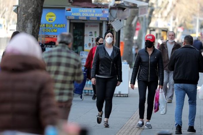 İstanbul'da sosyal mesafe kuralı hiçe sayıldı