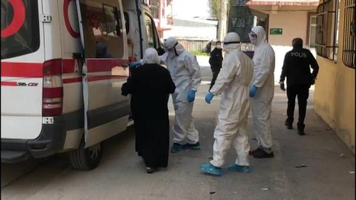 Bursa'da yaşlı kadın hastaneden kaçtı