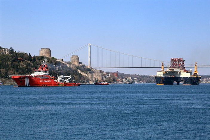 Dev petrol arama platformu İstanbul Boğazı'ndan geçti