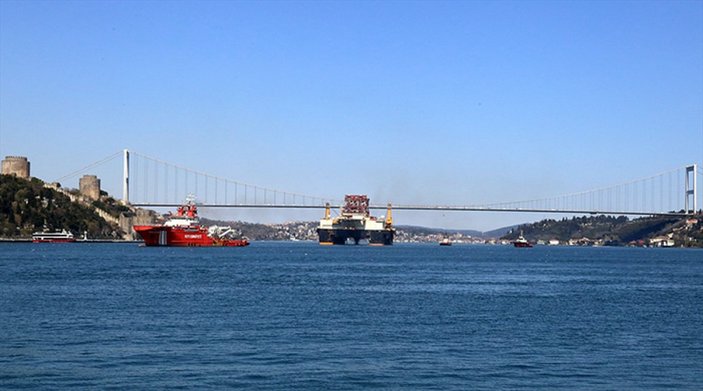 Dev petrol arama platformu İstanbul Boğazı'ndan geçti