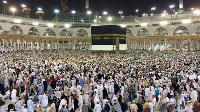 Suudi Arabistan: Ramazan'da teravihler toplu kılınmayacak