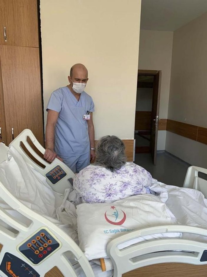 Ankara'da doktor çift koronavirüsü yendi
