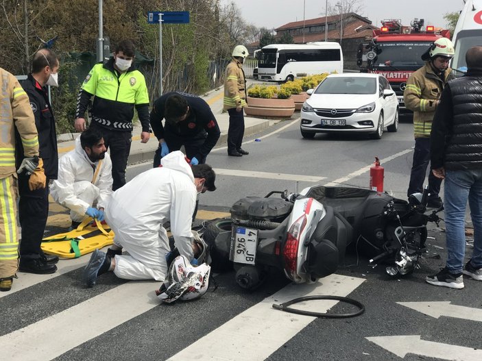 Beşiktaş’ta boş yolda motosikletliler çarpıştı