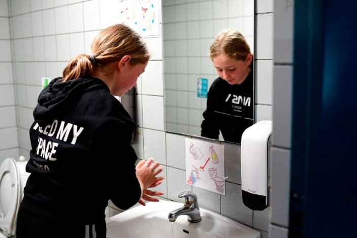 Danimarka, Avrupa'da okulları yeniden açan ilk ülke oldu