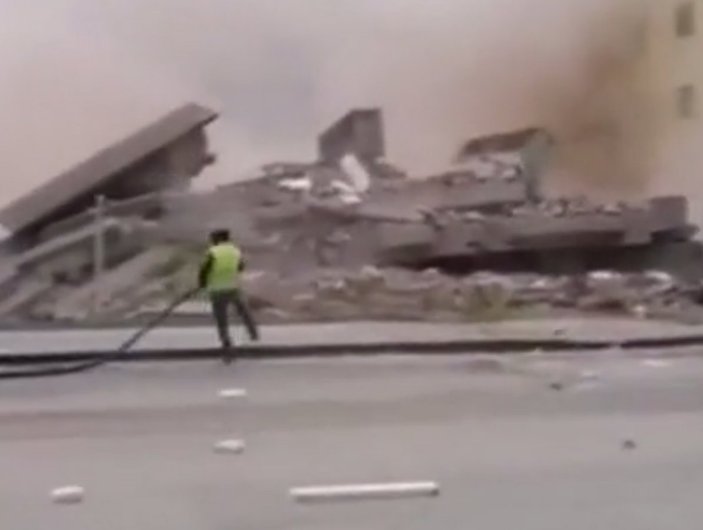 Ankara'da dört katlı bina önlem alınmadan yıkıldı