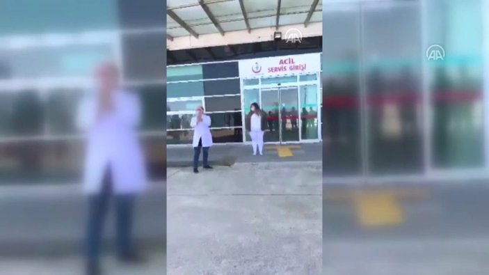 Trabzon'da virüsü yenen doktor horon eşliğinde uğurlandı