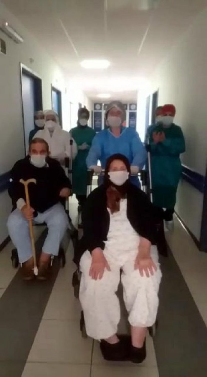 Bolu'da yaşlı çift koronavirüsü yendi