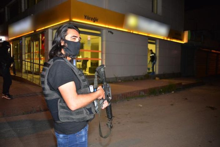 Adana'da bankaya giren alkollü kişi yakalandı