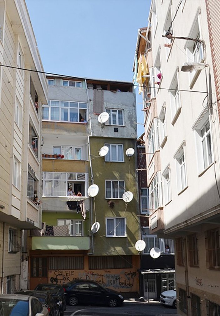 İstanbul'da komşularına balkondan tulum çaldı