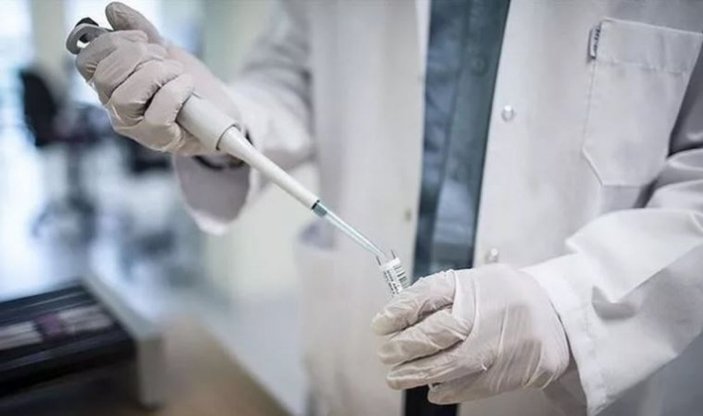 İngiltere, korona aşısını insanlar üzerinde denemeye başlıyor