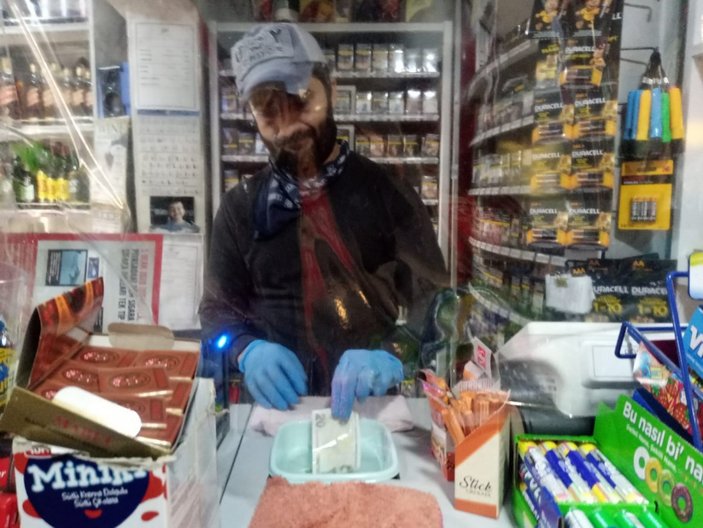 Zonguldaklı esnaf yıkamadığı parayı kasaya koymuyor