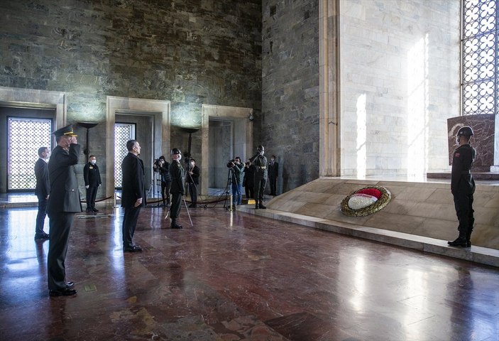 Milli Eğitim Bakanı Ziya Selçuk, Anıtkabir'deydi