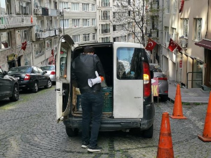 Beşiktaş'ta sokak sokak gezip ramazan pidesi sattılar
