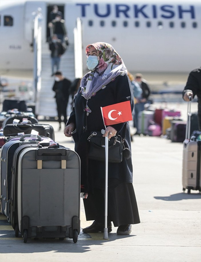 Azerbaycan'daki 185 Türk vatandaşı Ankara'ya getirildi