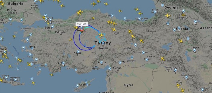 Türk Hava Yolları, dünyanın en büyük bayrağını açtı